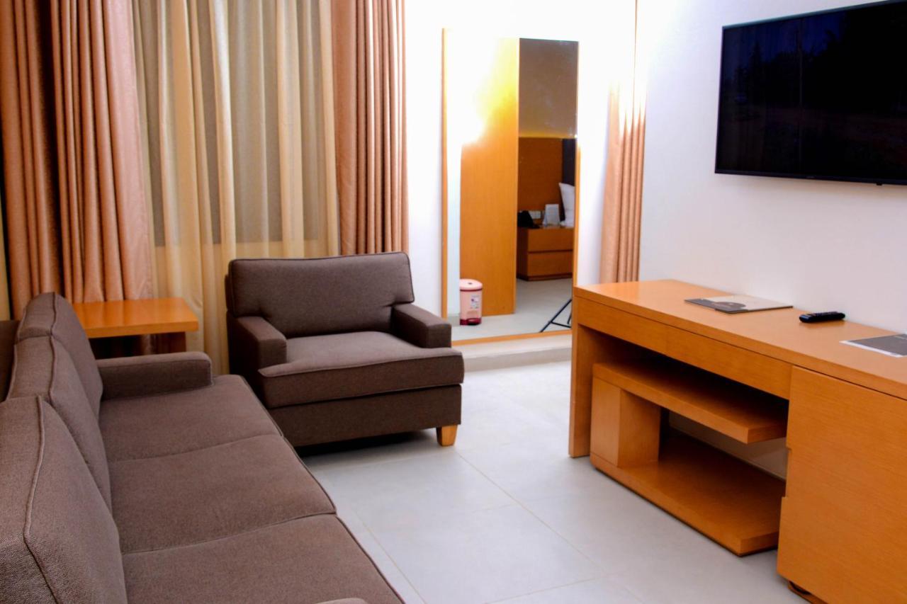 K Hotels Entebbe Exterior photo